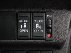 ��ξ¦��ư���饤�ɥɥ���������־�Ǥ���ߤ꤬�ڡ��������ͤ��٤μ֤˥ɥ������ƤƤ��ޤ����ۤ⤴�����ޤ��󡪾����ʤ�����Ϣ������⤳��ǰ¿��� 4