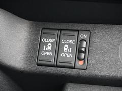 ��ξ¦��ư���饤�ɥɥ���������־�Ǥ���ߤ꤬�ڡ��������ͤ��٤μ֤˥ɥ������ƤƤ��ޤ����ۤ⤴�����ޤ��󡪾����ʤ�����Ϣ������⤳��ǰ¿��� 7