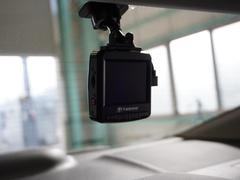 ���μ֤ˤϥꥢ�ˤ�ɥ饤�֥쥳���������������Ƥ���ޤ��������������ʤɤ�Ͽ���뼫ư���Ѥ����֤Ǥ������⤷��λ��Τκݤε�Ͽ�Ϥ������ι�Ԥκݤλפ��ФȤ��ƥɥ饤�֤α�����ڤ��ळ�Ȥ��Ǥ��ޤ��� 3