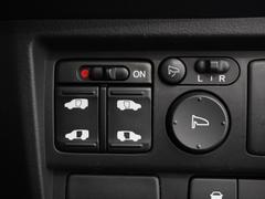 ��ξ¦��ư���饤�ɥɥ���������־�Ǥ���ߤ꤬�ڡ��������ͤ��٤μ֤˥ɥ������ƤƤ��ޤ����ۤ⤴�����ޤ��󡪾����ʤ�����Ϣ������⤳��ǰ¿��� 4