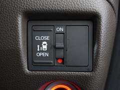 ����¦��ư���饤�ɥɥ���������־�Ǥ���ߤ꤬�ڡ��������ͤ��٤μ֤˥ɥ������ƤƤ��ޤ����ۤ⤴�����ޤ��󡪾����ʤ�����Ϣ������⤳��ǰ¿��� 6