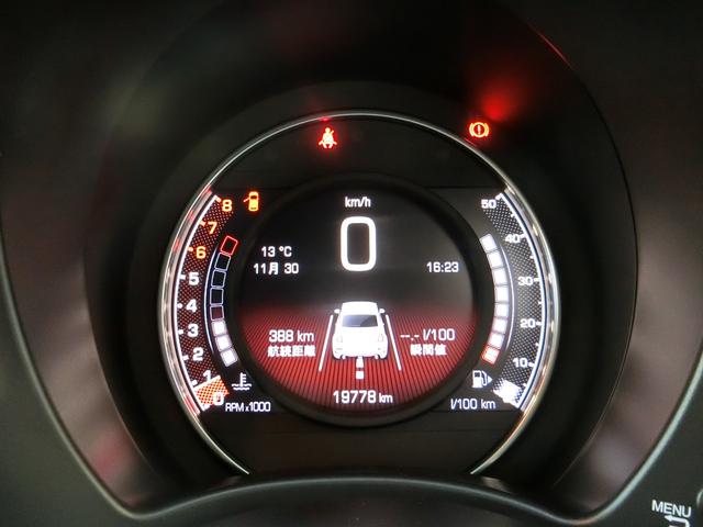 アバルト595 コンペティツィオーネ パフォーマンスパッケージ 右H 5MT 機械式LSD ナビ&地デジ カーボンシート チェック柄ルーフ 17インチブラックAW イエローキャリパー(25枚目)