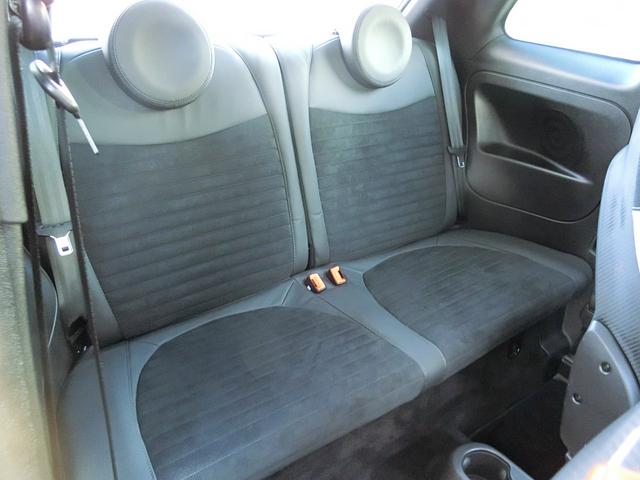 アバルト595 コンペティツィオーネ パフォーマンスパッケージ 右H 5MT 機械式LSD ナビ&地デジ カーボンシート チェック柄ルーフ 17インチブラックAW イエローキャリパー(34枚目)