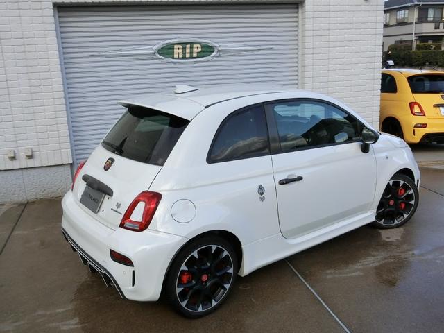 アバルト595 コンペティツィオーネ スティーレ 限定255台 ツーリズモ用レザーシート 180ps ディスプレイオーディオ Aカープレイ&Aオート 走行12100km(10枚目)