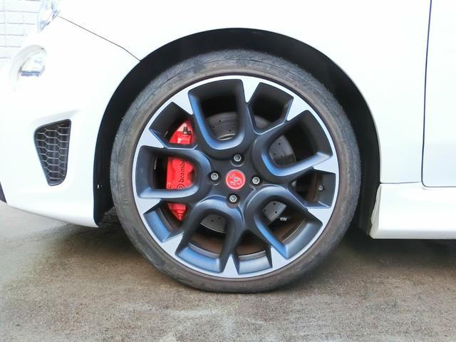 アバルト595 コンペティツィオーネ スティーレ 限定255台 ツーリズモ用レザーシート 180ps ディスプレイオーディオ Aカープレイ&Aオート 走行12100km(18枚目)