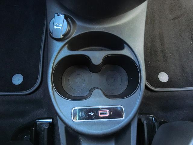 アバルト595 コンペティツィオーネ スティーレ 限定255台 ツーリズモ用レザーシート 180ps ディスプレイオーディオ Aカープレイ&Aオート 走行12100km(33枚目)