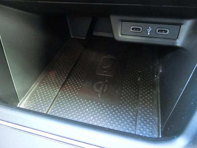 置くだけ充電＆ＵＳＢタイプＣ×２