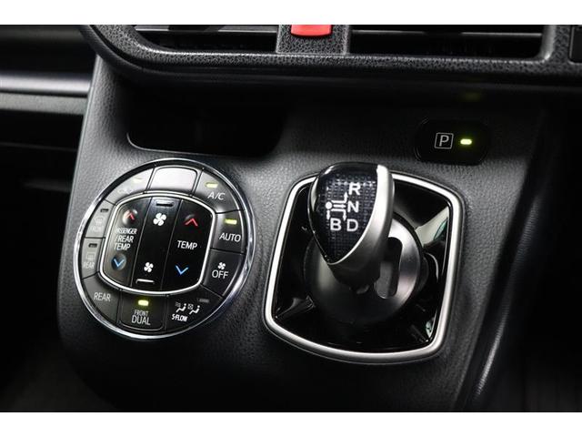 ノア ハイブリッドＸ　ディライトプラス　フルセグ　メモリーナビ　ＤＶＤ再生　バックカメラ　ＥＴＣ　両側電動スライド　ＬＥＤヘッドランプ　乗車定員７人　３列シート　ワンオーナー　フルエアロ（9枚目）