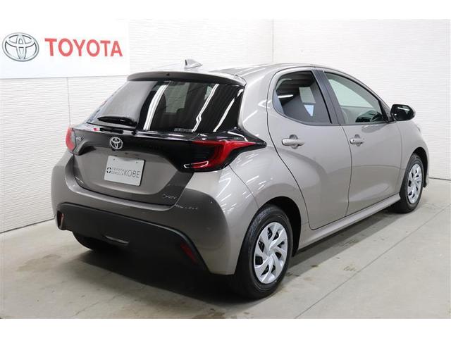 ヤリス ハイブリッドＧ　純正ディスプレイオーディオ　全周囲モニター　バックカメラ　衝突被害軽減システム　ビルトインＥＴＣ　スマートキー　ＬＥＤヘッドランプ（28枚目）