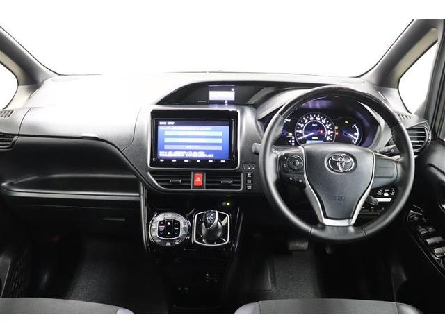 ノア ハイブリッドＳｉ　ダブルバイビーＩＩＩ　フルセグ　メモリーナビ　ＤＶＤ再生　バックカメラ　衝突被害軽減システム　ＥＴＣ　両側電動スライド　ＬＥＤヘッドランプ　乗車定員７人　３列シート　ワンオーナー（4枚目）