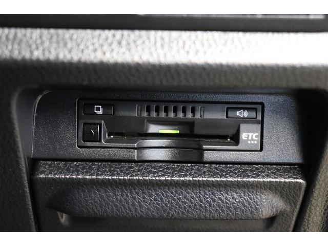 ノア ハイブリッドＳｉ　ダブルバイビーＩＩＩ　フルセグ　メモリーナビ　ＤＶＤ再生　バックカメラ　衝突被害軽減システム　ＥＴＣ　両側電動スライド　ＬＥＤヘッドランプ　乗車定員７人　３列シート　ワンオーナー（8枚目）