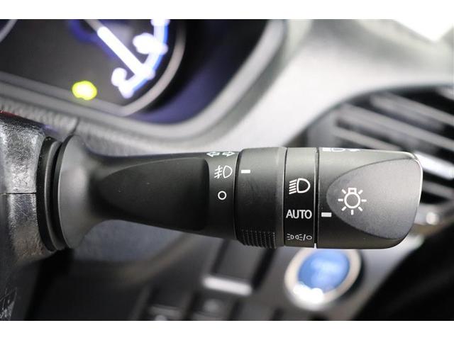 ノア ハイブリッドＳｉ　ダブルバイビーＩＩＩ　フルセグ　メモリーナビ　ＤＶＤ再生　バックカメラ　衝突被害軽減システム　ＥＴＣ　両側電動スライド　ＬＥＤヘッドランプ　乗車定員７人　３列シート　ワンオーナー（18枚目）