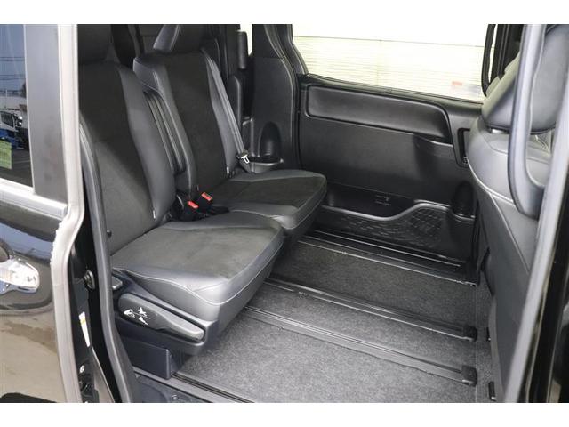 ノア ハイブリッドＳｉ　ダブルバイビーＩＩＩ　フルセグ　メモリーナビ　ＤＶＤ再生　バックカメラ　衝突被害軽減システム　ＥＴＣ　両側電動スライド　ＬＥＤヘッドランプ　乗車定員７人　３列シート　ワンオーナー（26枚目）