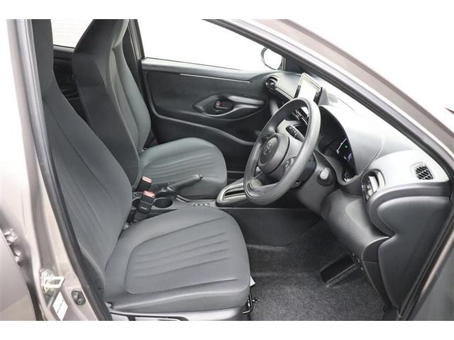 ヤリス ハイブリッドＧ　純正ディスプレイオーディオ　バックカメラ　全周囲モニター　衝突被害軽減システム　ＥＴＣ車載器　スマートキー　ＬＥＤヘッドランプ　レーダークルーズコントロール（17枚目）