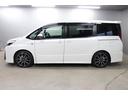 広々とした車内空間で家族でのお出かけが楽しくなる3列シートミニバン。スライドドアは省スペースでの乗り降りが可能。勢いよく開いて隣の車に…なんて事もなくなります。