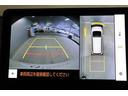 前後左右のカメラの映像を合成し、車を上から見たような視点のパノラミックビューモニター。後方の死角だけでなく左右や前方の障害物の発見もしやすくなります。