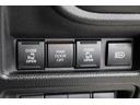 スライドドアの開閉は、ドアハンドルはもちろん運転席からのスイッチ操作でも可能です。お子様の送迎時の乗り降りも一段と楽になります。