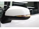 対向車からの視認性も高いサイドターンランプ付きドアミラー。