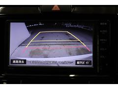 後方の死角を軽減し、狭い場所での切替しや駐車もしやすくなるバックモニターを装備しています。 5