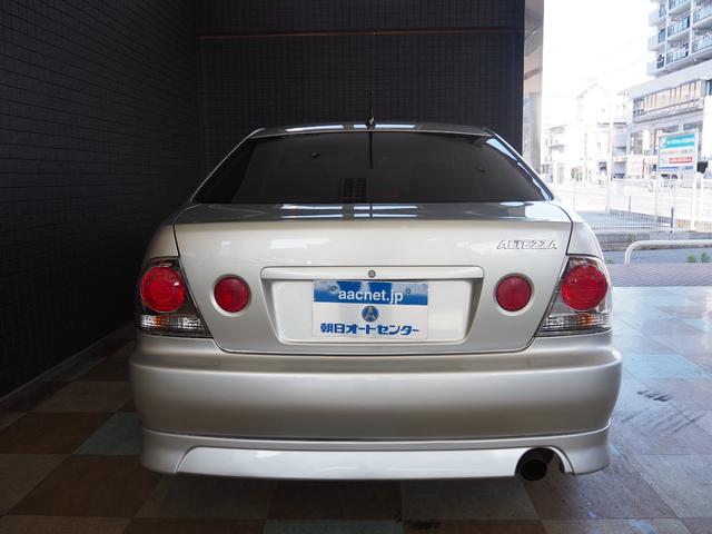 アルテッツァ ＲＳ２００　Ｚエディション　６速ＭＴ　３Ｓ－ＧＥ　Ｂｅａｍｓエンジン　純正エアロ　純正１７インチアルミ　フォグ　トルセンＬＳＤ　メモリーナビ　ＥＴＣ（3枚目）