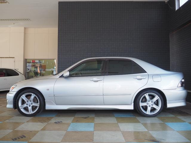 アルテッツァ ＲＳ２００　Ｚエディション　６速ＭＴ　３Ｓ－ＧＥ　Ｂｅａｍｓエンジン　純正エアロ　純正１７インチアルミ　フォグ　トルセンＬＳＤ　メモリーナビ　ＥＴＣ（8枚目）