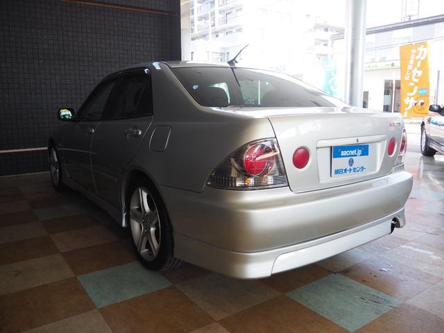 アルテッツァ ＲＳ２００　Ｚエディション　６速ＭＴ　３Ｓ－ＧＥ　Ｂｅａｍｓエンジン　純正エアロ　純正１７インチアルミ　フォグ　トルセンＬＳＤ　メモリーナビ　ＥＴＣ（12枚目）