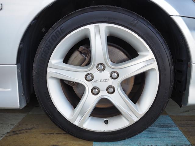アルテッツァ ＲＳ２００　Ｚエディション　６速ＭＴ　３Ｓ－ＧＥ　Ｂｅａｍｓエンジン　純正エアロ　純正１７インチアルミ　フォグ　トルセンＬＳＤ　メモリーナビ　ＥＴＣ（15枚目）