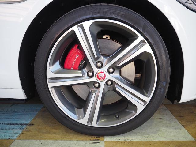 XF S V6スーパーチャージャー Sボディキット コンビレザーシート 純正ナビ フルセグ Meridianサウンドシステム 純正19インチアルミ シートヒーター&クーラー アダプティブクルーズコントロール(17枚目)