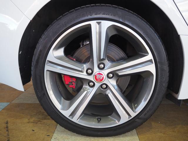 XF S V6スーパーチャージャー Sボディキット コンビレザーシート 純正ナビ フルセグ Meridianサウンドシステム 純正19インチアルミ シートヒーター&クーラー アダプティブクルーズコントロール(18枚目)