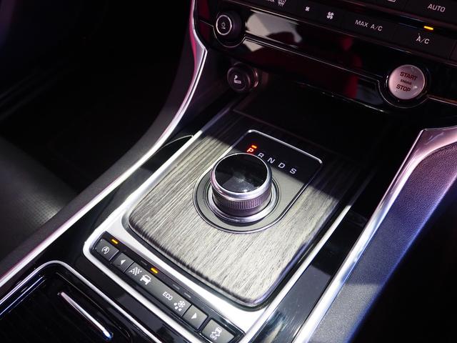 XF S V6スーパーチャージャー Sボディキット コンビレザーシート 純正ナビ フルセグ Meridianサウンドシステム 純正19インチアルミ シートヒーター&クーラー アダプティブクルーズコントロール(25枚目)