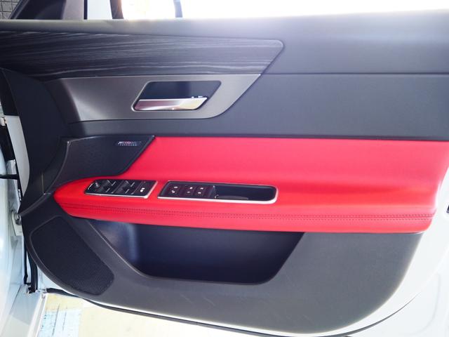 XF S V6スーパーチャージャー Sボディキット コンビレザーシート 純正ナビ フルセグ Meridianサウンドシステム 純正19インチアルミ シートヒーター&クーラー アダプティブクルーズコントロール(32枚目)