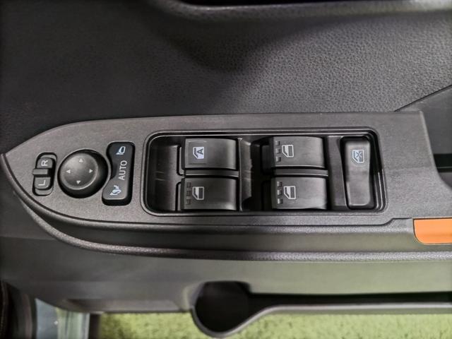 タント ファンクロス　認定中古車　ＣＶＴ　９インチディスプレイオーディオ　バックカメラ　キーフリーシステム　両側パワースライドドア　助手席側ピラーレス　ステアリングスイッチ　オートエアコン　サンシェード　ＬＥＤヘッドライト（24枚目）