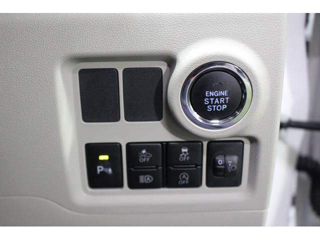 運転席のスイッチでエンジンの始動ができます。