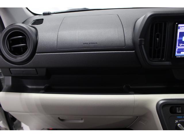 実用的な収納が、車内の各所にあります。