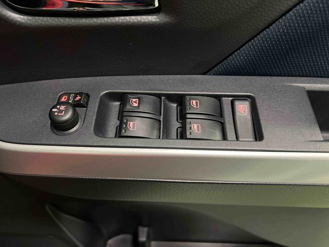 トール カスタムＧ　ターボ　認定中古車　ＣＶＴ　９インチディスプレイオーディオ　パノラマカメラ　キーフリーシステム　ステアリングスイッチ　両側パワースライドドア（17枚目）