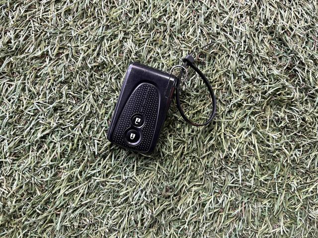 �L�[�t���[�V�X�e���ɂȂ��Ă��܂��B�d�q�L�[���g�т��Ă��邾���A���ꂾ���Ńh�A�̃��b�N�J����G���W���̎n���܂łł����Ⴂ�܂���