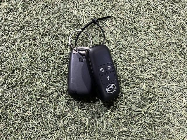 ムーヴキャンバス ストライプスＧ　シートヒーター　ステアリングスイッチ　ホッとカップホルダー　オートエアコン　キーフリーシステム　両側パワースライドドア　電動格納ミラー　認定中古車　ＣＶＴ　６６０（8枚目）