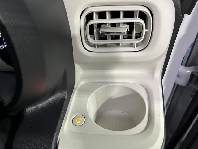 ムーヴキャンバス ストライプスＧ　シートヒーター　ステアリングスイッチ　ホッとカップホルダー　オートエアコン　キーフリーシステム　両側パワースライドドア　電動格納ミラー　認定中古車　ＣＶＴ　６６０（18枚目）