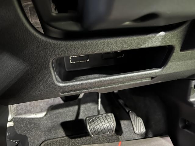 ムーヴキャンバス ストライプスＧ　シートヒーター　ステアリングスイッチ　ホッとカップホルダー　オートエアコン　キーフリーシステム　両側パワースライドドア　電動格納ミラー　認定中古車　ＣＶＴ　６６０（27枚目）