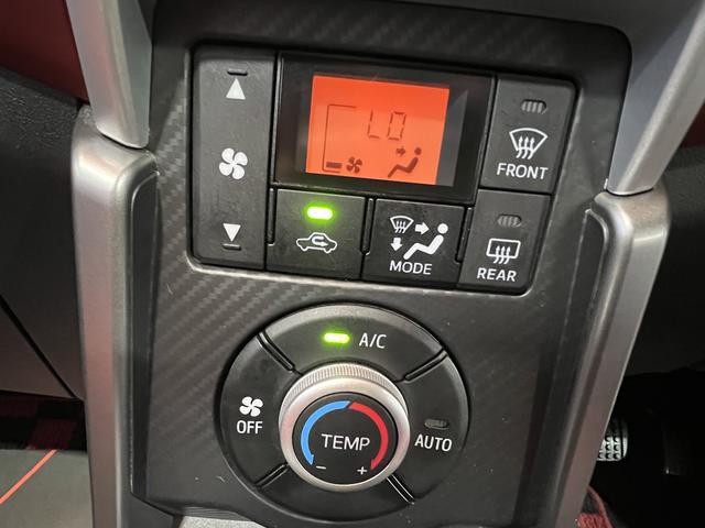 �t�b���������X�̖̑ʂɂv�d�a�X�e�[�V�����`�Ȃ����ʂ��X�`��W�J���Ă��܂�