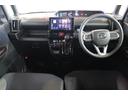 落ち着いたインパネデザインです。運転席から手の届く位置によく使うものが機能的配置されています。