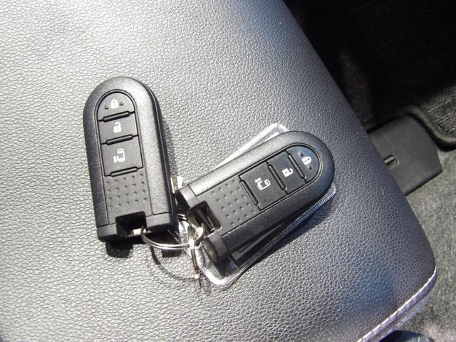 タント カスタムＸ　トップエディションＳＡＩＩＩ　４ＷＤ　ミラクルオープンドア　助手席パワースライドドア　純正ＬＥＤヘッドライト　専用エアロ　１４インチアルミホイール　純正ナビ　バックカメラ　シートヒーター　キーフリー　プッシュスタート（24枚目）