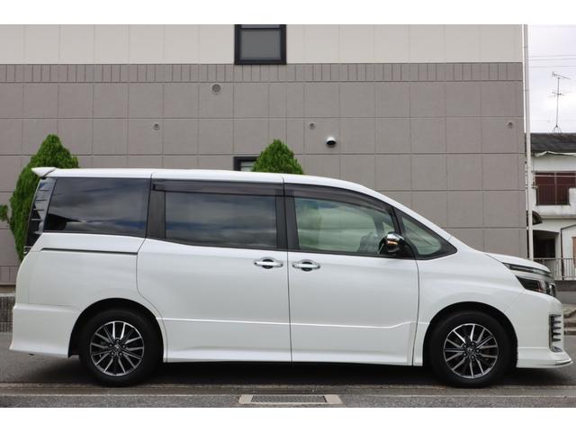 ヴォクシー ＺＳ　煌ＩＩ　シルクブレイズＦエアロ　アルパインナビ製デジタルインナーミラー＆前後ドラレコ　両側パワスラ　純正９型ナビフルセグ　Ｂｌｕｅｔｏｏｔｈ　ＵＳＢ接続　Ｂカメラ　ＥＴＣ　ＬＥＤヘッド＆フォグ　純正アルミ（17枚目）