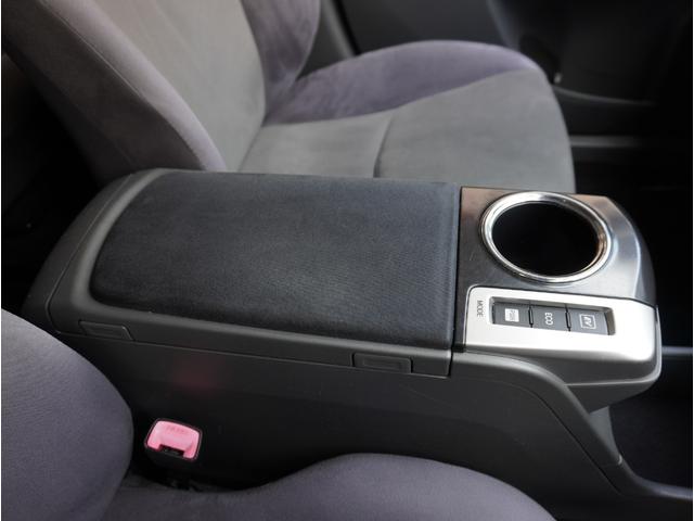 プリウスアルファ Ｓツーリングセレクション　ナビ／フルセグＴＶ／バックカメラ／Ｂｌｕｅｔｏｏｔｈ対応／アイドリングストップ／ＥＴＣ／前後ドラレコ／オートライト／オートエアコン／プッシュスタート／キセノンヘッドライト／純正アルミホイール／（35枚目）