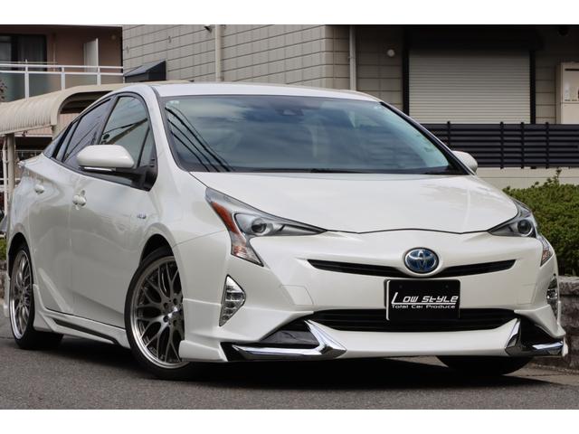 プリウス Ｓ　社外１８インチアルミホイール／フルエアロ／ＬＥＤヘッドライト＆フォグ／ナビ／フルセグＴＶ／Ｂｌｕｅｔｏｏｔｈ対応／バックカメラ／スマートキー／Ｐスタート／ＥＴＣ／オートライト／ステアリングスイッチ（8枚目）