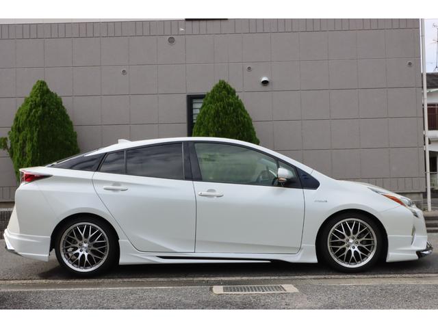 プリウス Ｓ　社外１８インチアルミホイール／フルエアロ／ＬＥＤヘッドライト＆フォグ／ナビ／フルセグＴＶ／Ｂｌｕｅｔｏｏｔｈ対応／バックカメラ／スマートキー／Ｐスタート／ＥＴＣ／オートライト／ステアリングスイッチ（20枚目）