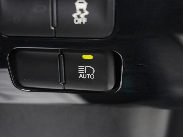 プリウス Ｓ　社外１８インチアルミホイール／フルエアロ／ＬＥＤヘッドライト＆フォグ／ナビ／フルセグＴＶ／Ｂｌｕｅｔｏｏｔｈ対応／バックカメラ／スマートキー／Ｐスタート／ＥＴＣ／オートライト／ステアリングスイッチ（62枚目）