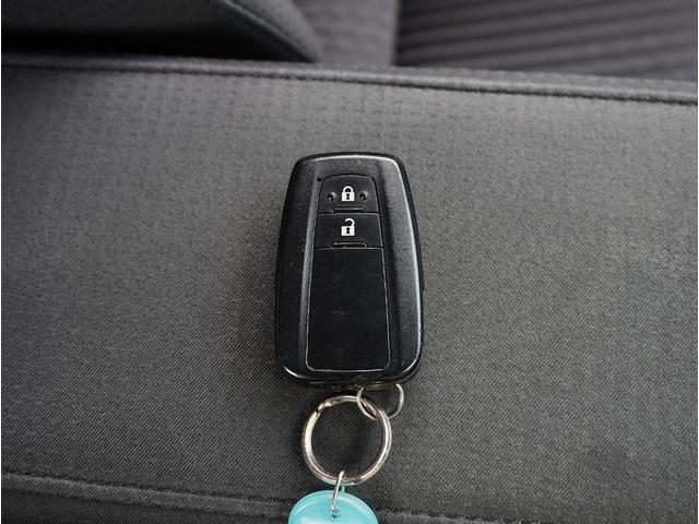 プリウス Ｓ　社外１８インチアルミホイール／フルエアロ／ＬＥＤヘッドライト＆フォグ／ナビ／フルセグＴＶ／Ｂｌｕｅｔｏｏｔｈ対応／バックカメラ／スマートキー／Ｐスタート／ＥＴＣ／オートライト／ステアリングスイッチ（63枚目）