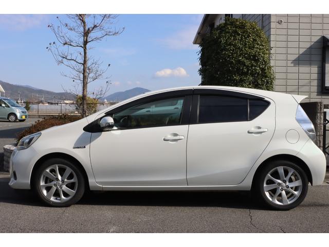 アクア G ナビ/フルセグTV/ETC/キーレス/アイドリングストップ/ヘッドライトレベライザー/オートエアコン/電動格納式ミラー/横滑り防止装置/エアコン/パワステ/パワーウインドウ/ドアバイザー/Pガラス(10枚目)