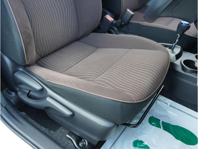 アクア G ナビ/フルセグTV/ETC/キーレス/アイドリングストップ/ヘッドライトレベライザー/オートエアコン/電動格納式ミラー/横滑り防止装置/エアコン/パワステ/パワーウインドウ/ドアバイザー/Pガラス(50枚目)